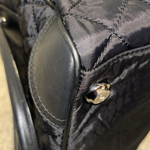 Excellent Chanel Paris New York Tote - Picture 10 of 15